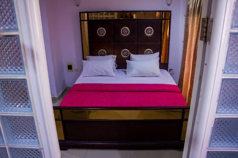Theodawn Hotels @ Suite 29 イケジャ エクステリア 写真